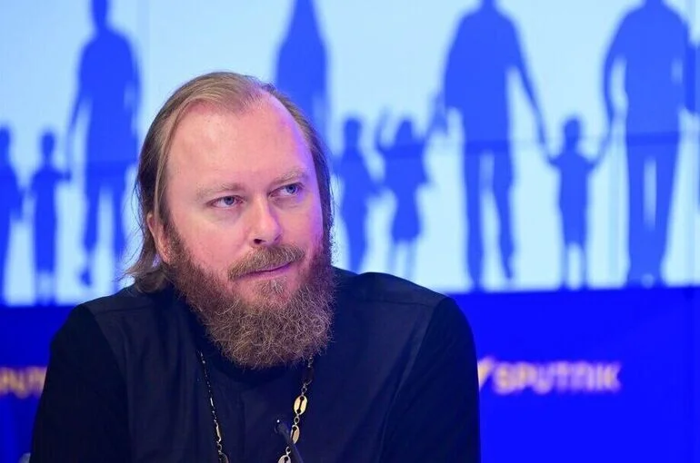 Глава Патриаршей комиссии призвал запретить рекламу оккультизма