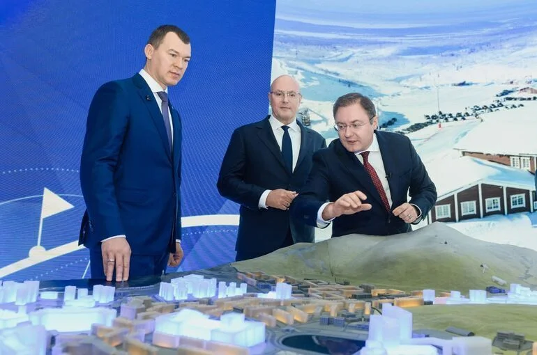 Чернышенко и Дегтярев ознакомились с планом преобразования заполярного Кировска во всесезонный курорт