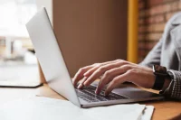 Для цифровых платформ подготовят новые законы