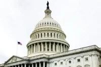 Социолог: Серьезных социальных потрясений в США после выборов в конгресс не будет