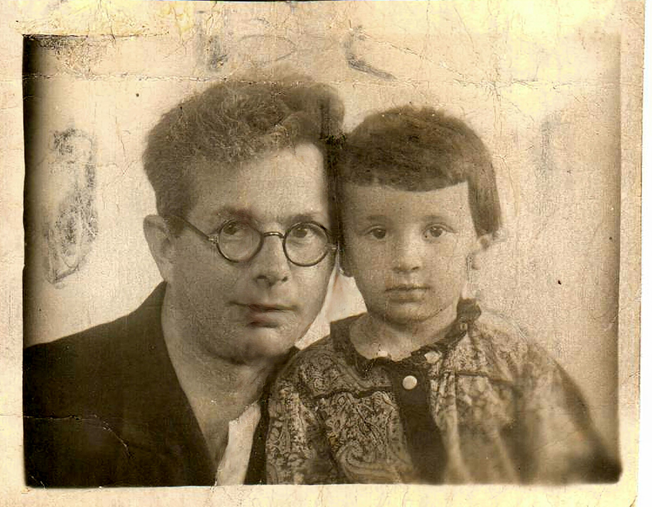 Фото Маркова с дочкой Асей, 1940 год